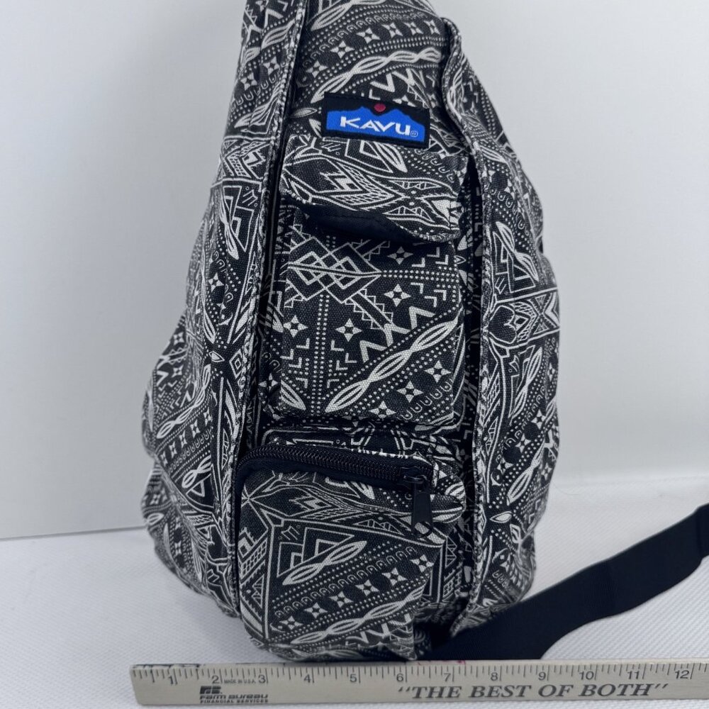 Kavu Geometric Rope Sling Bag Crossbody Purse Backpack Black White Tribal Hiking - Picture 13 of 15